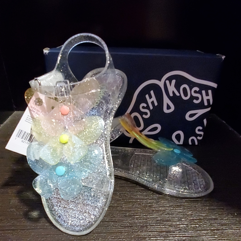 OshKosh Bgosh sandals. Toddler 11